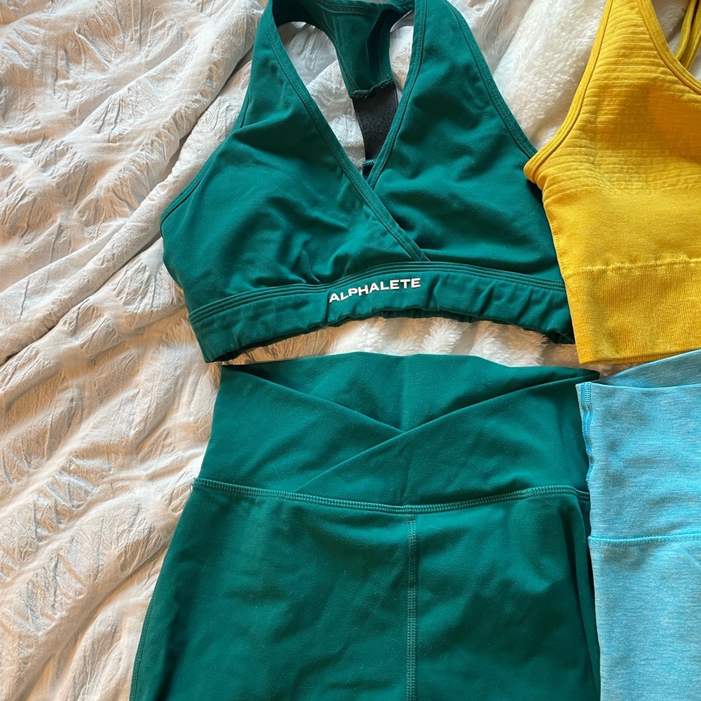 Alphalete surface set